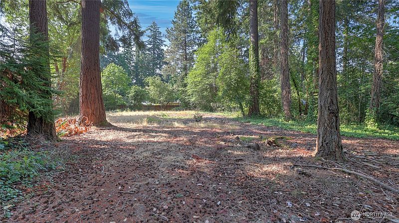 4th image of 8817 SE 44th Street