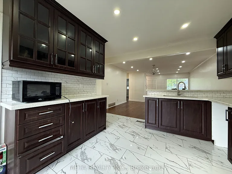 556 McCowan Rd — Photo 12