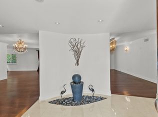 150 Bronwood Ave #A, Los Angeles, CA 90049