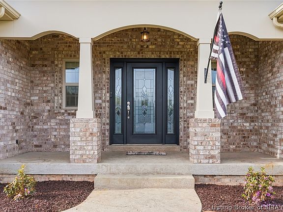 2nd image of 2685 Crescent Hill Drive NE