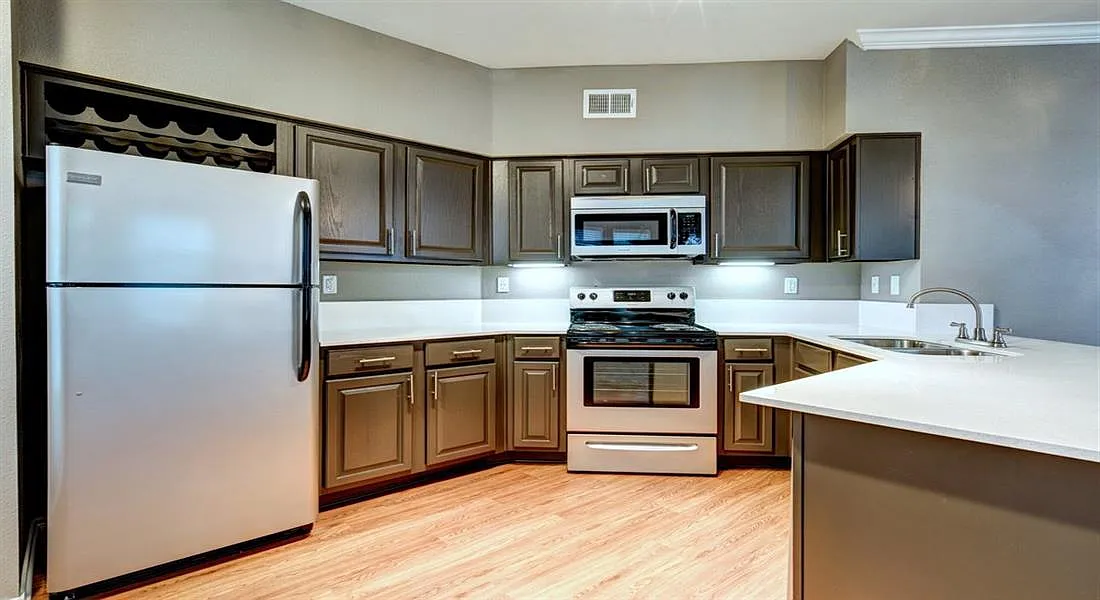 Regency Dell Ranch Apartments — Photo 3