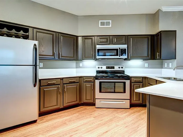 Regency Dell Ranch Apartments — Photo 8