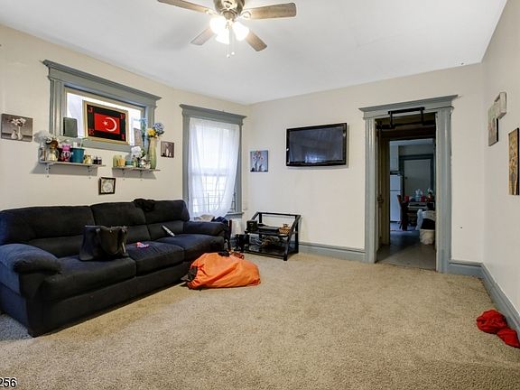 2nd image of 25 Nassau Pl