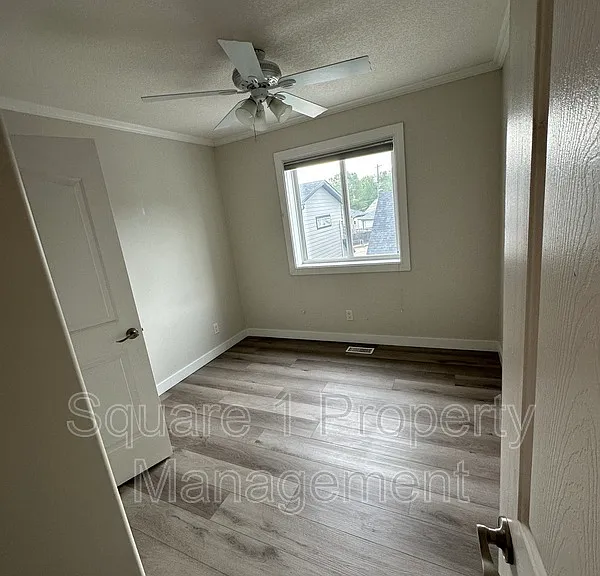 9355 94th St NW — Photo 4