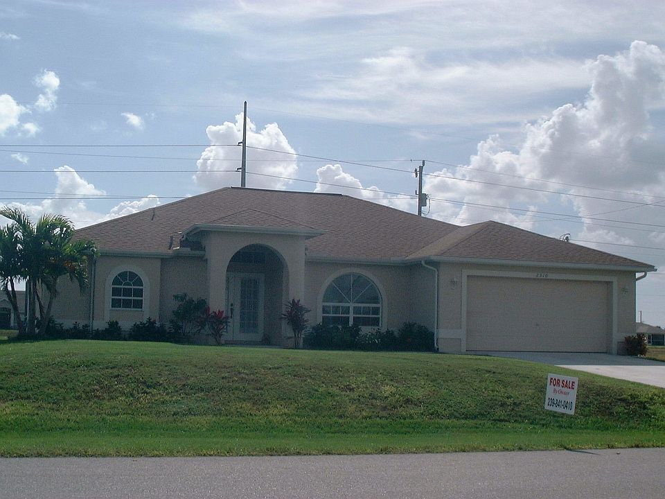 Front view of home