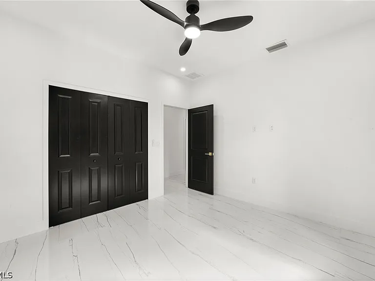 14 Truman Ave — Photo 35