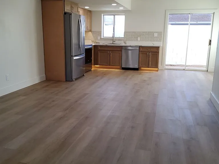 5040 N 18th Ave — Photo 7