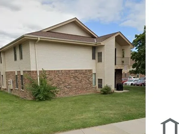 8568 N Servite Dr, Milwaukee, WI 53223