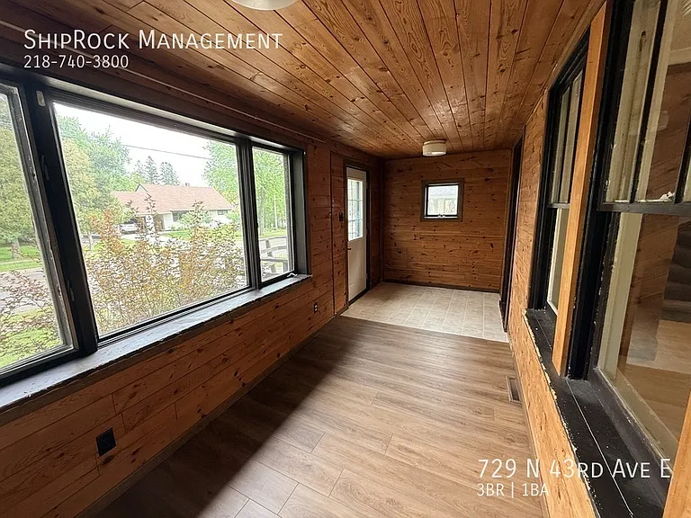 729 N 43rd Ave E — Photo 9