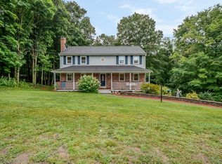 145 Coburn Rd, Tyngsboro, MA 01879