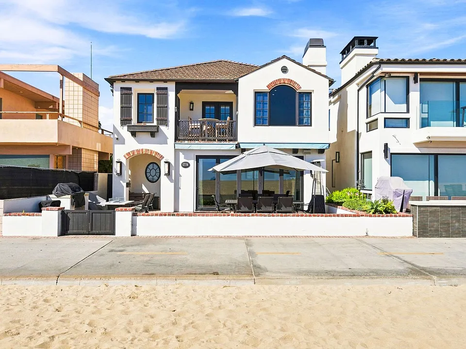 1228 W Oceanfront