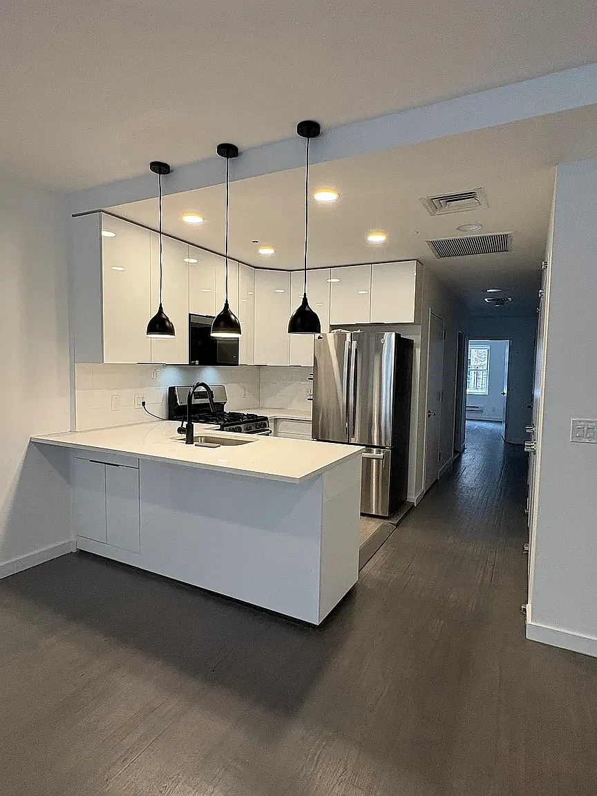 44 West 56th Street — Photo 3