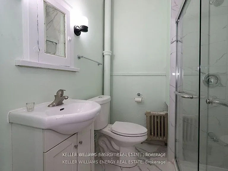 84 Simcoe St N #1 — Photo 10
