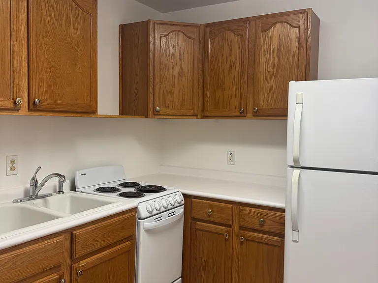 985 Northwood St #7 — Photo 5