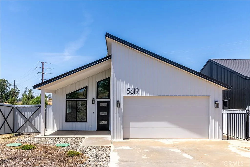 5619 Sierra Park Dr photo 1