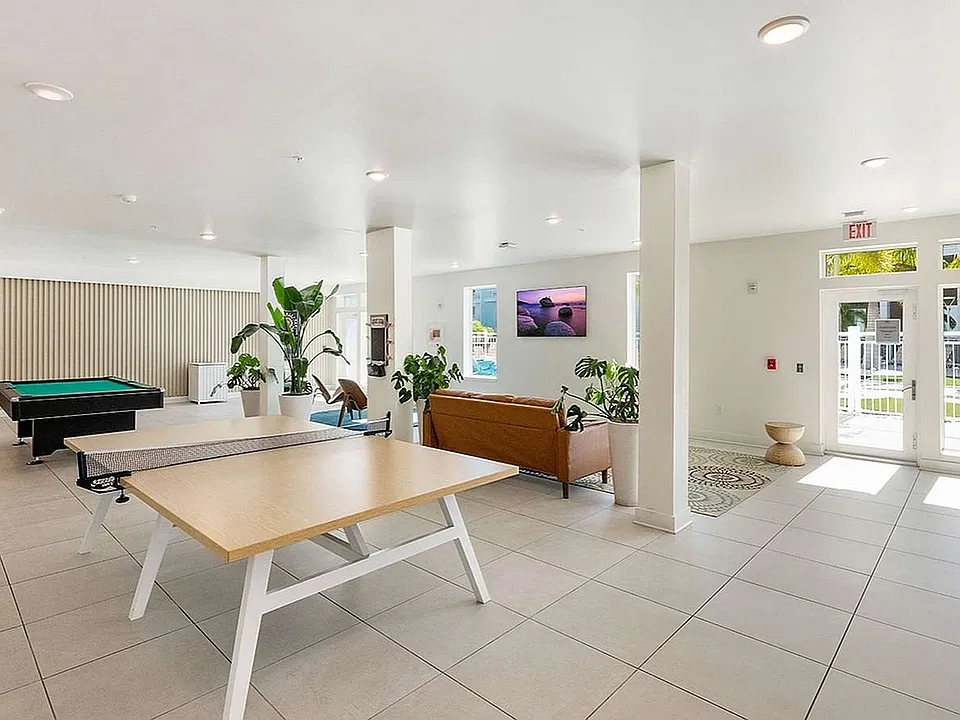 Sur Club Apartments