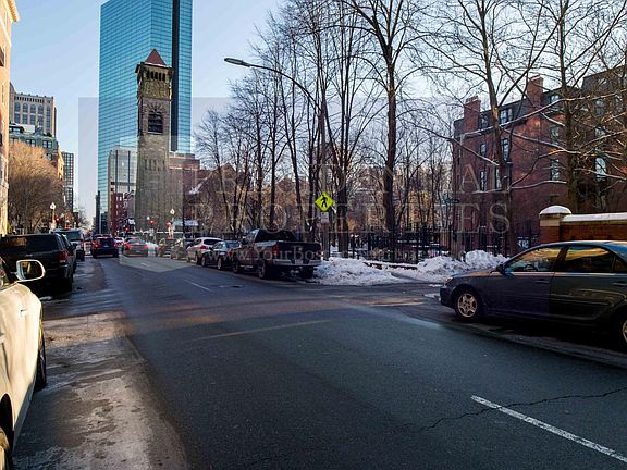5th image of 267 Clarendon St #1R