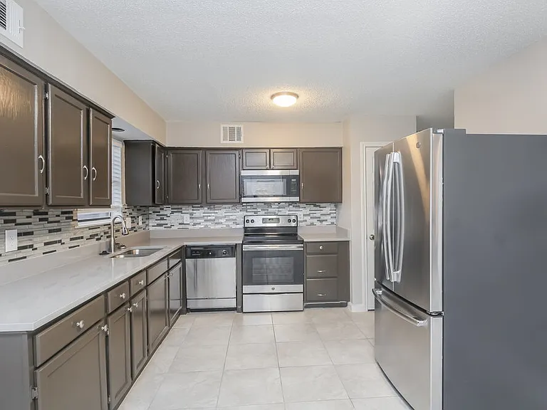 2241 Collier Ct — Photo 7