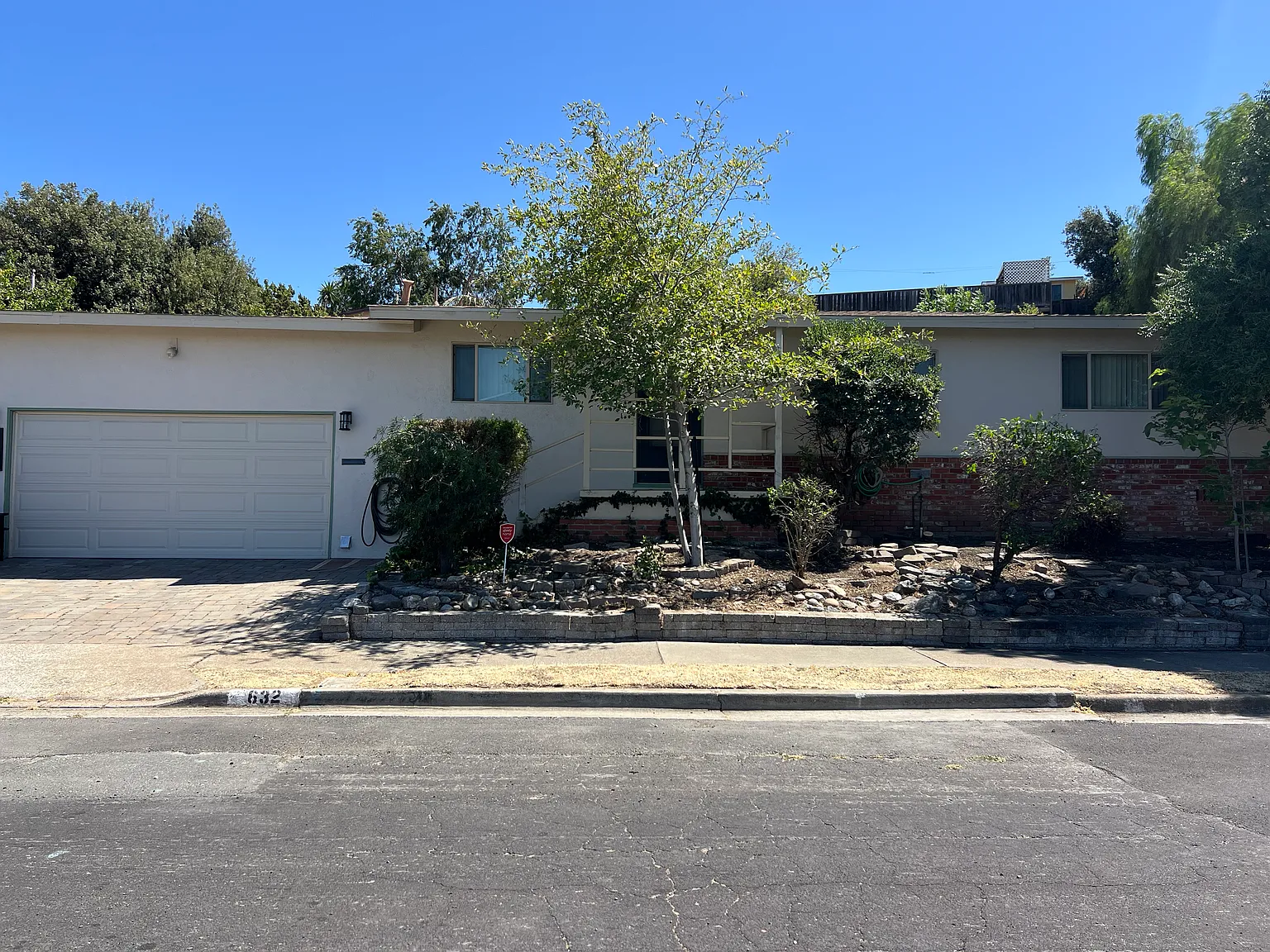 3 bed, 1174 sqft, $3,250 — Photo 4