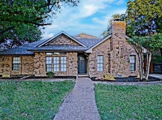 3132 Hurstview Dr, Hurst, TX 76054