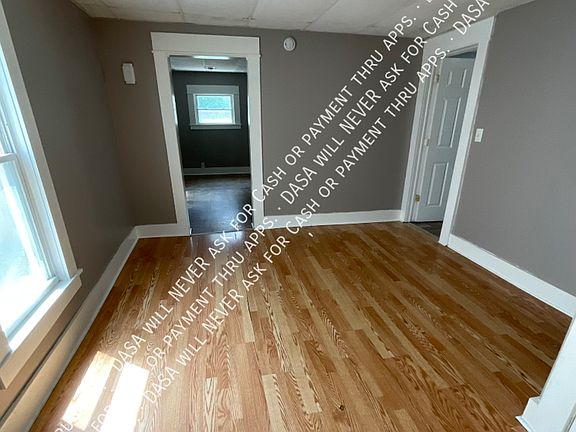 4th image of 56 Peoria St