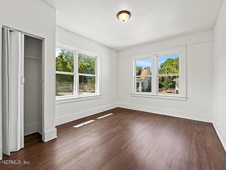 34 W 23rd St — Photo 14