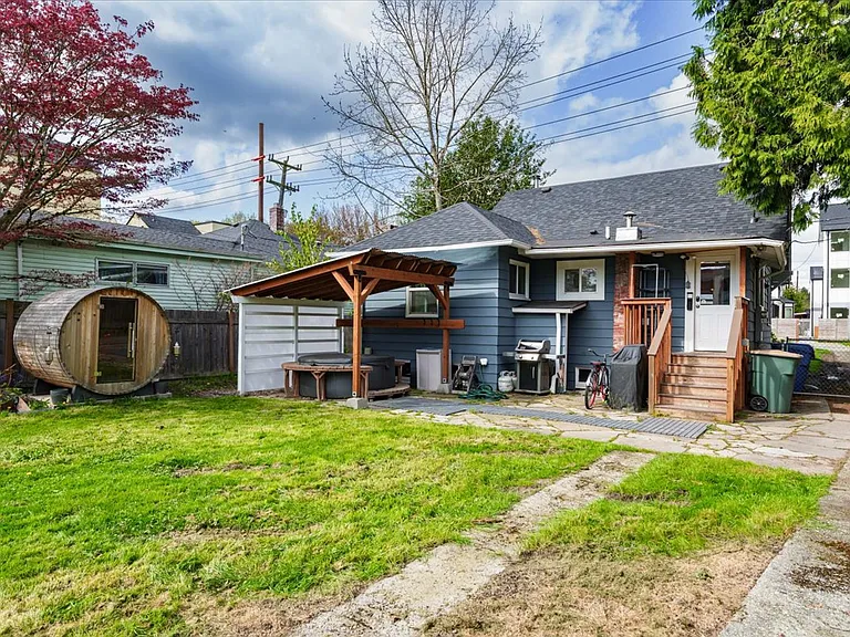 817 S Sullivan St — Photo 3