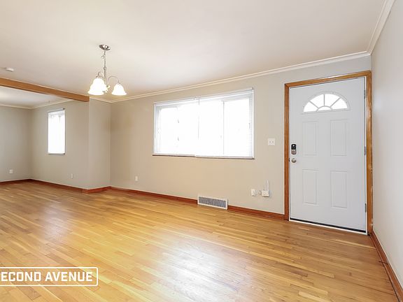 2nd image of 458 Willow Ave