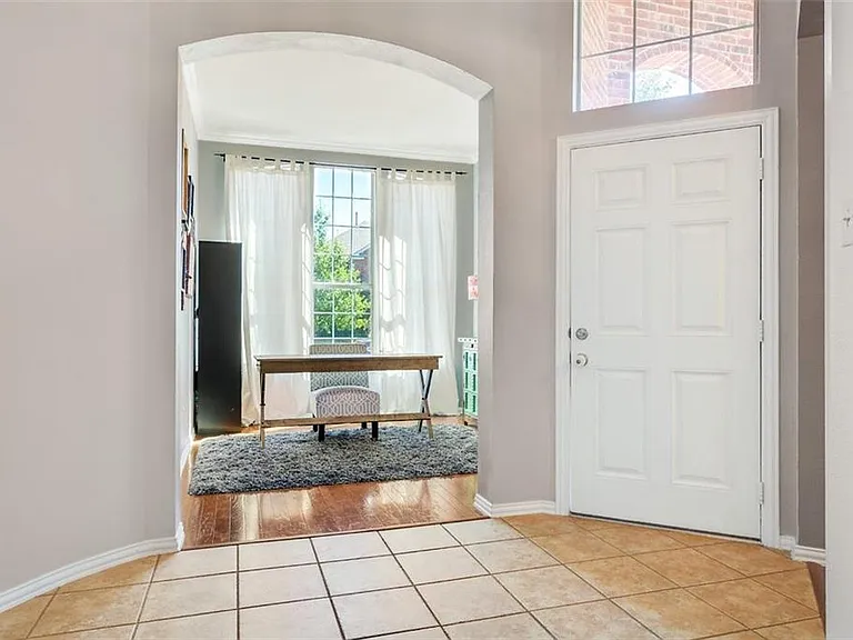 13283 Mannheim Dr — Photo 16