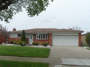 31539 Rosenbusch Dr, Warren, MI 48088