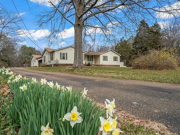 3rd image of 2972 Russell Bond Rd