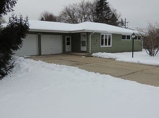 407 Acorn Rd, West Bend, WI 53090