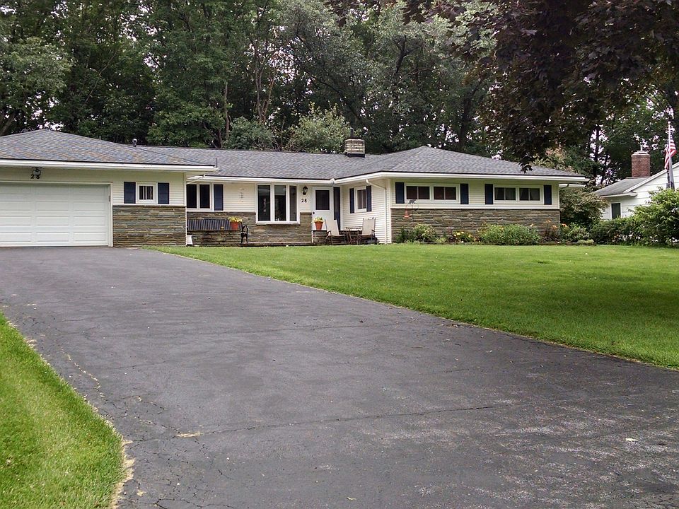 1st image of 28 Larchwood Dr