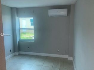 4262 NW 5th St #1, Miami, FL 33126