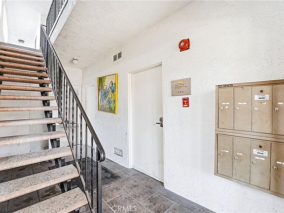 4th image of 755 Gaviota Ave