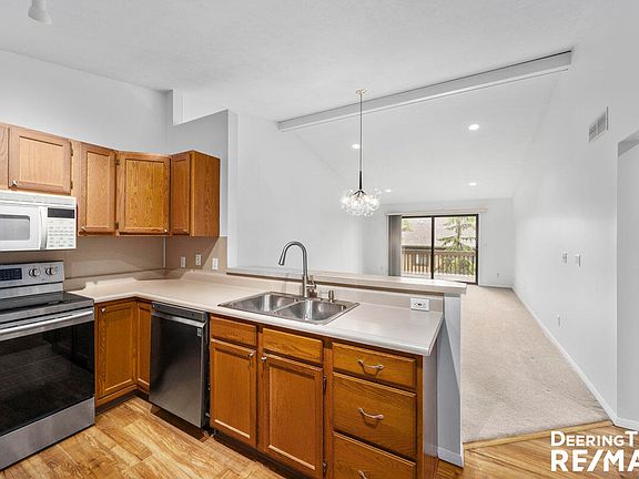 5th image of 614 Bradford Pl NE