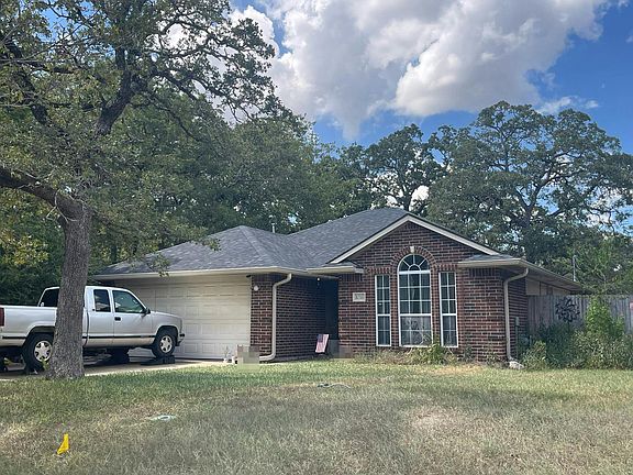 2nd image of 1016 Shadowood Dr