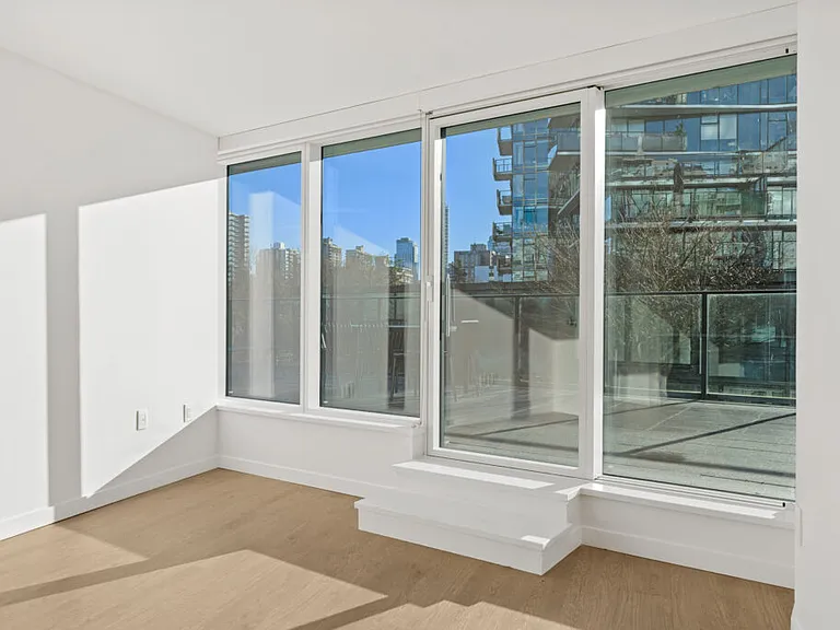 1661 Davie St — Photo 100