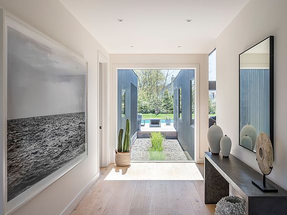 2nd image of 9 Margarets Dr