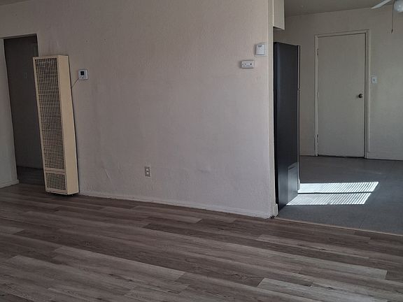 5th image of 2613 Flower St #C