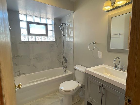 4th image of 6756 N Sauganash Ave #2N