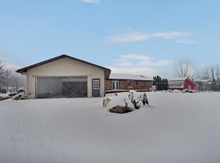 7414 Broadbridge Rd, Cottrellville, MI 48039