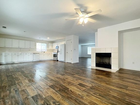 5th image of 1043 Ruess Rd