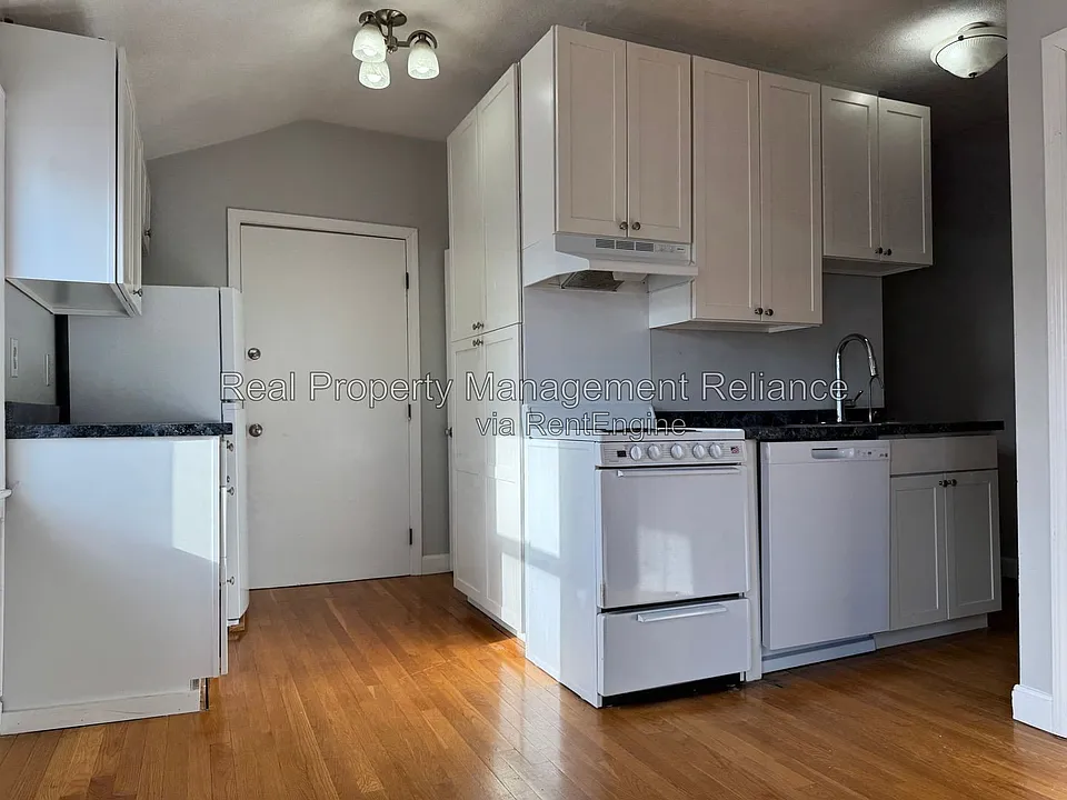 81 Cabot St #3R