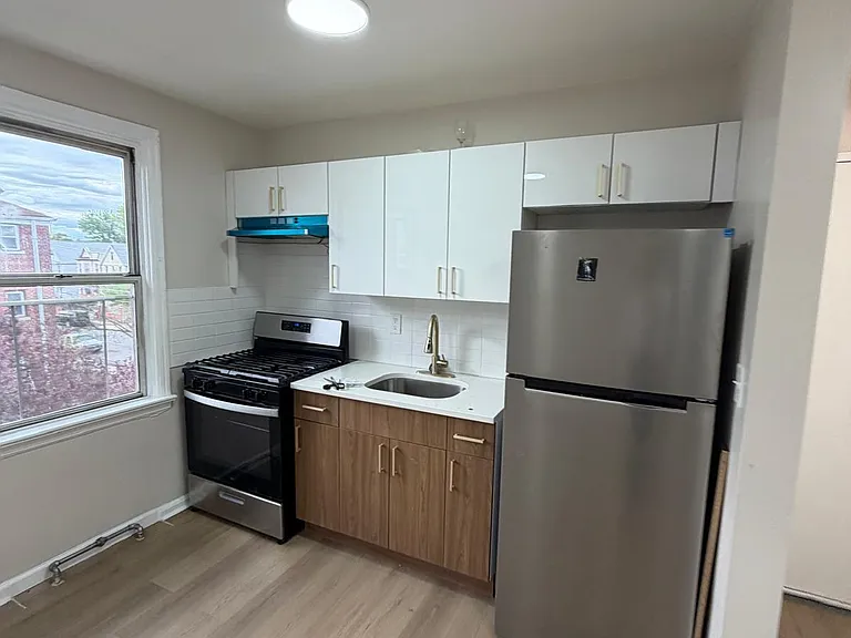 36 Irving St #9A — Photo 4