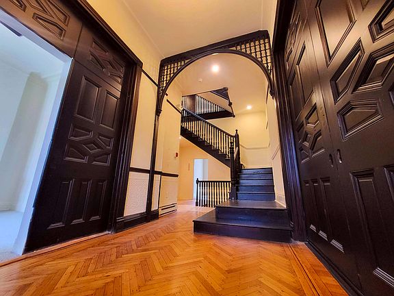 3rd image of 1812 Eutaw Pl #310