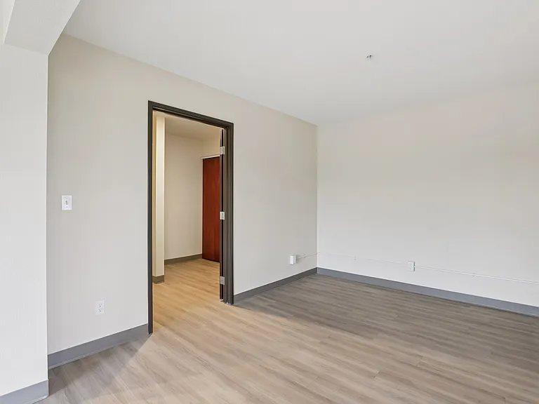 Woodland Flats Apartments — Photo 64
