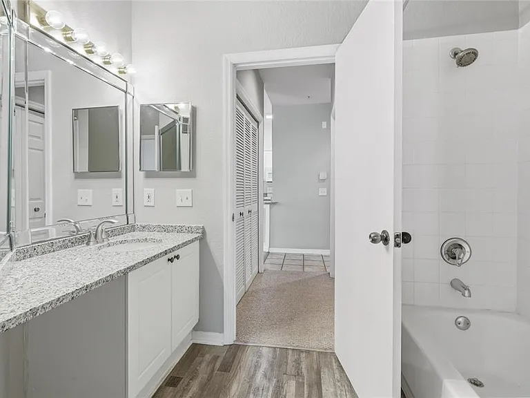 5122 Northridge Rd #307 — Photo 24