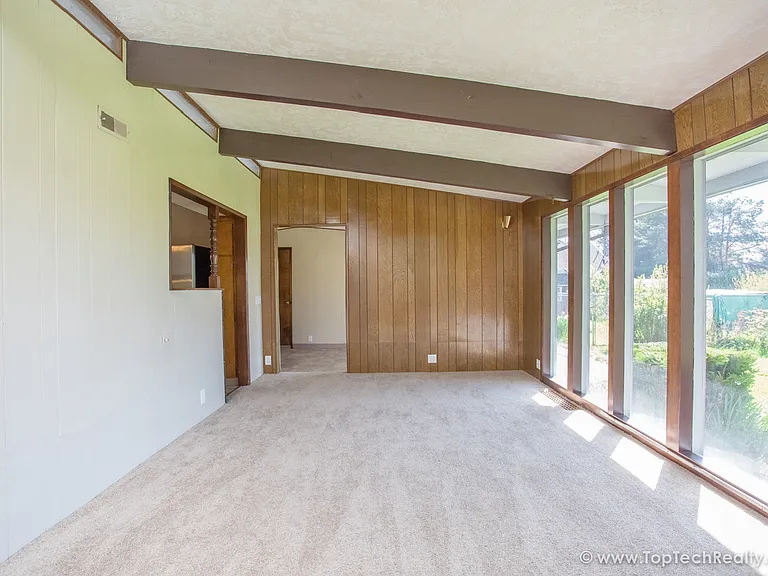 675 NW 123rd Ave — Photo 9