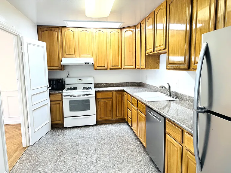 2130 31st Ave — Photo 7